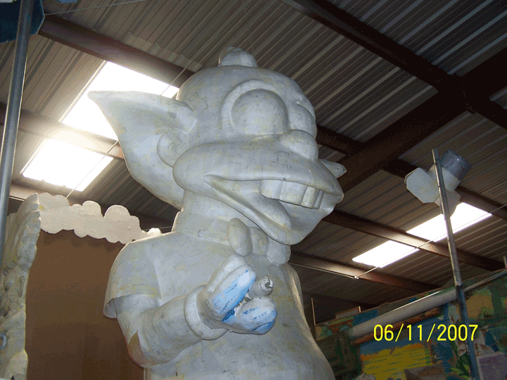 Krusty sculpture by Steve Mussell's MIRTHCO, INC. crew