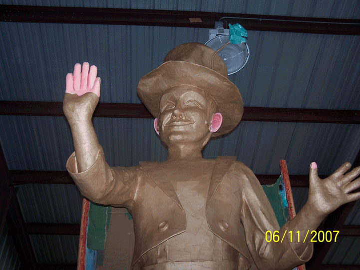 Marcel Marceau sculpture by Steve Mussell's MIRTHCO, INC. crew